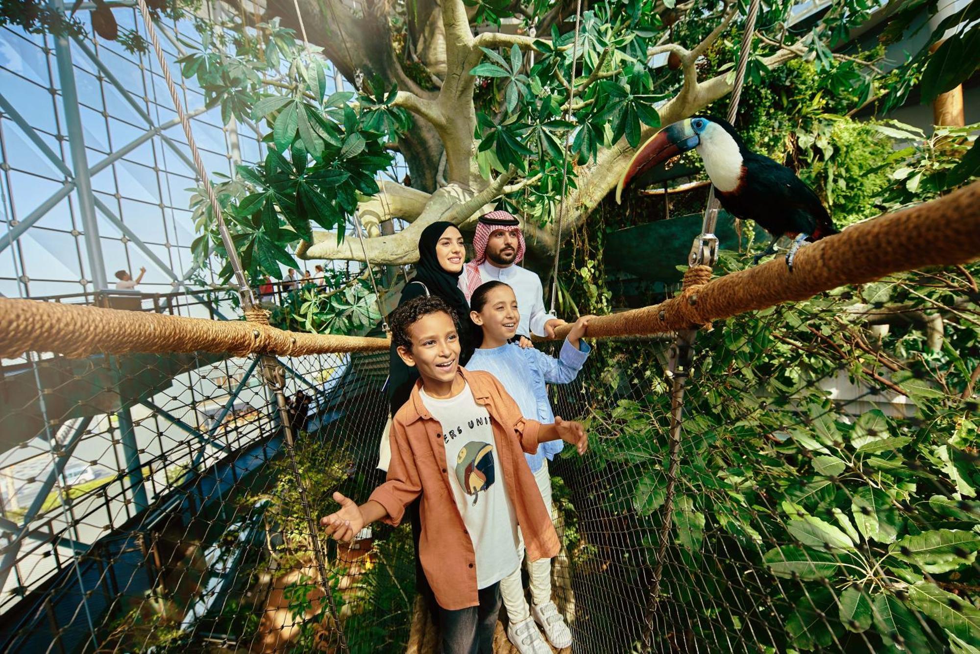 La Ville Hotel & Suites City Walk Dubai, Autograph Collection Kültér fotó Family at Al-Shaqra National Park