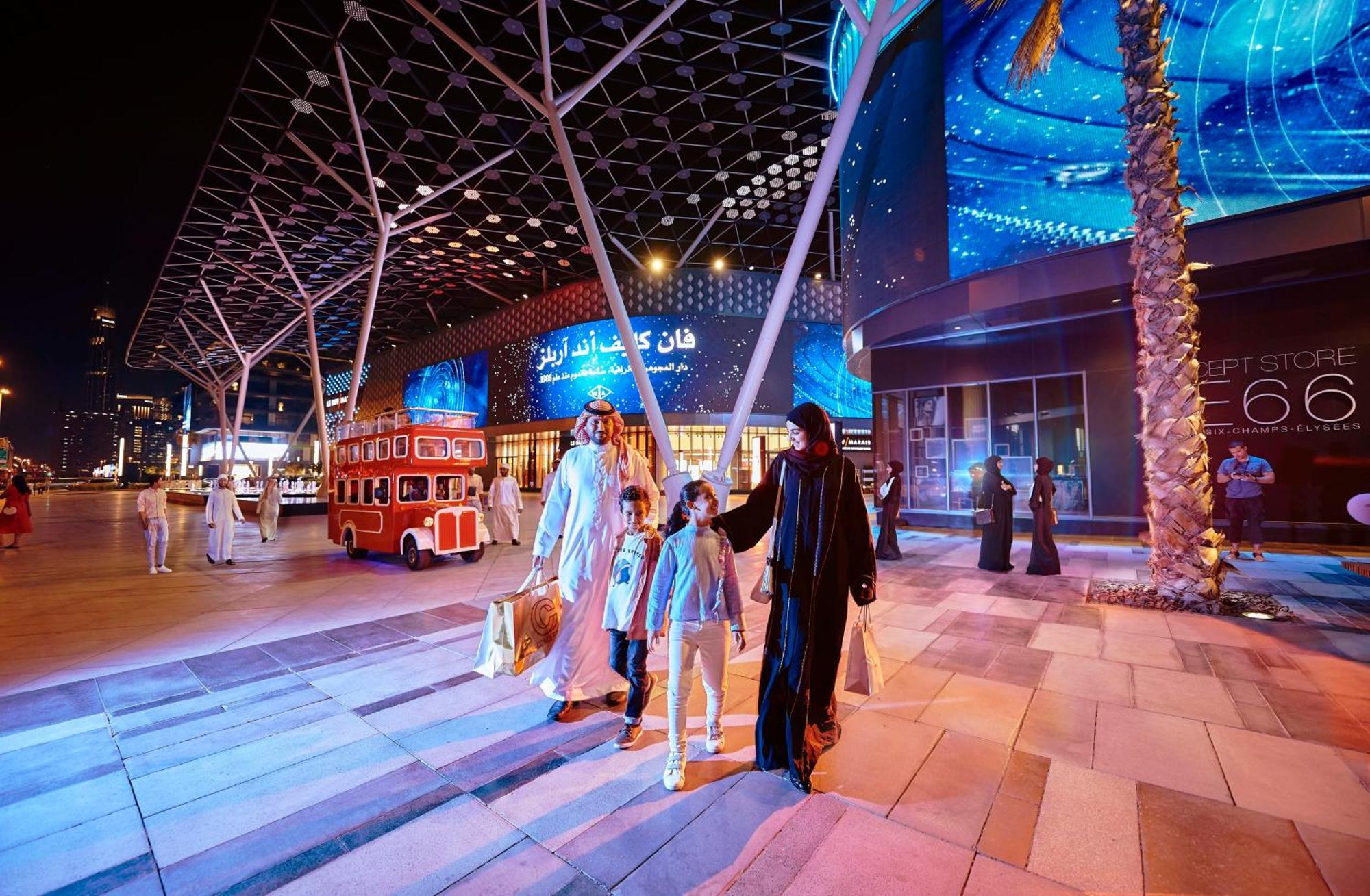 La Ville Hotel & Suites City Walk Dubai, Autograph Collection Kültér fotó The Avenues Mall in Kuwait City