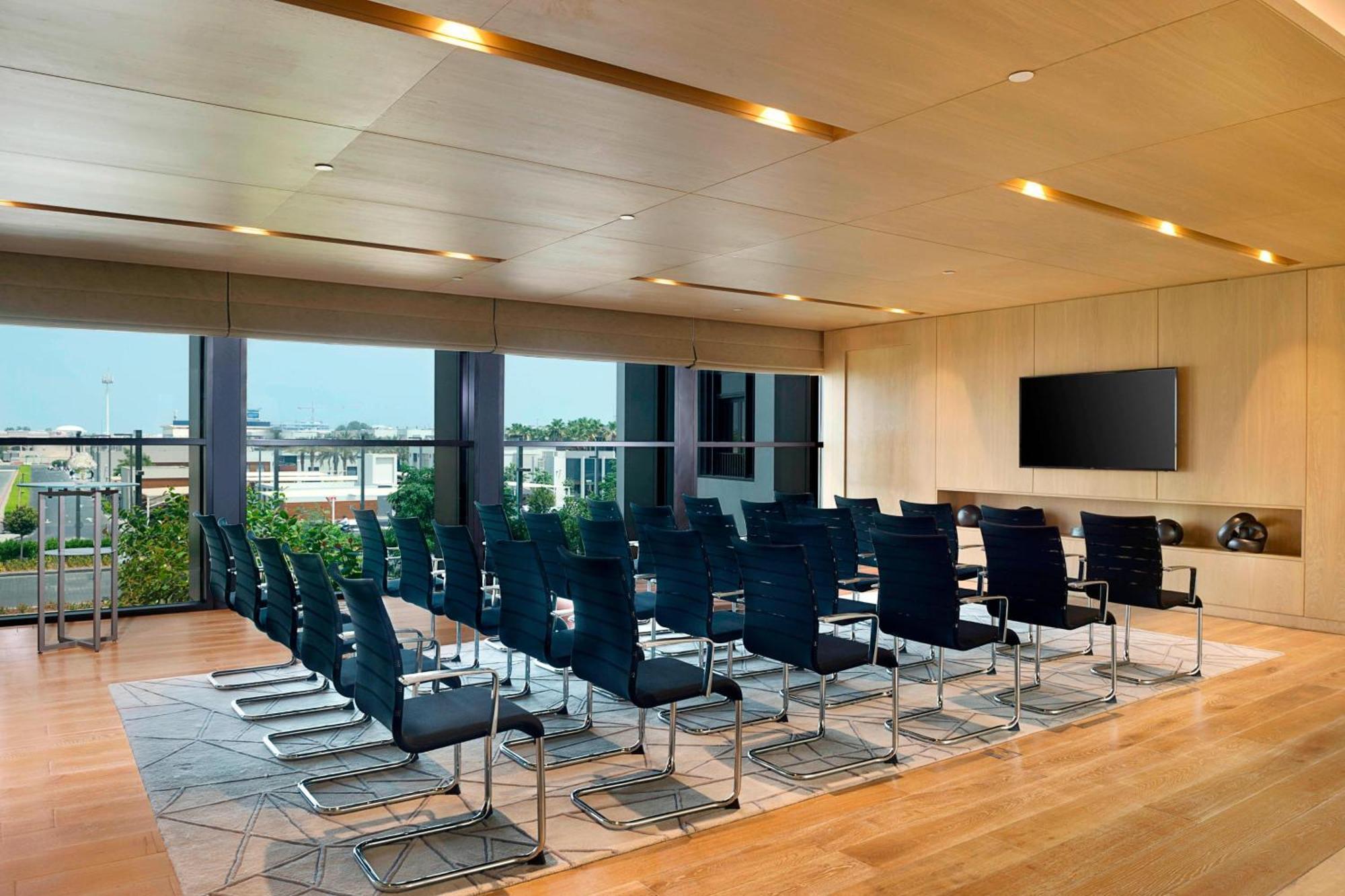 La Ville Hotel & Suites City Walk Dubai, Autograph Collection Kültér fotó Meeting room at the Westin Mumbai International Airport