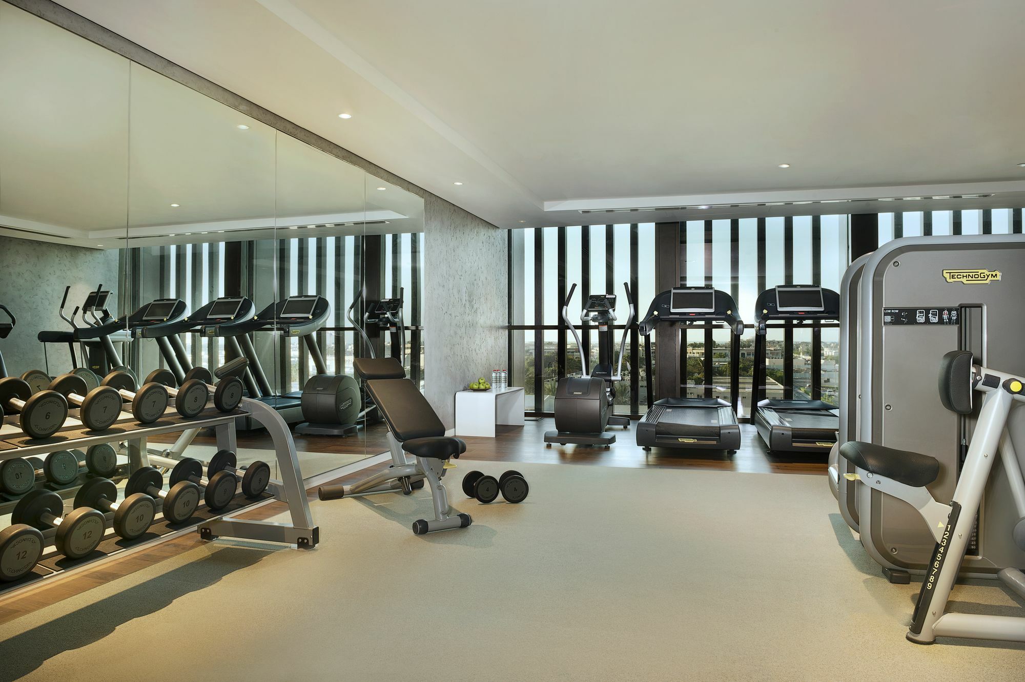La Ville Hotel & Suites City Walk Dubai, Autograph Collection Kültér fotó The gym at the hotel